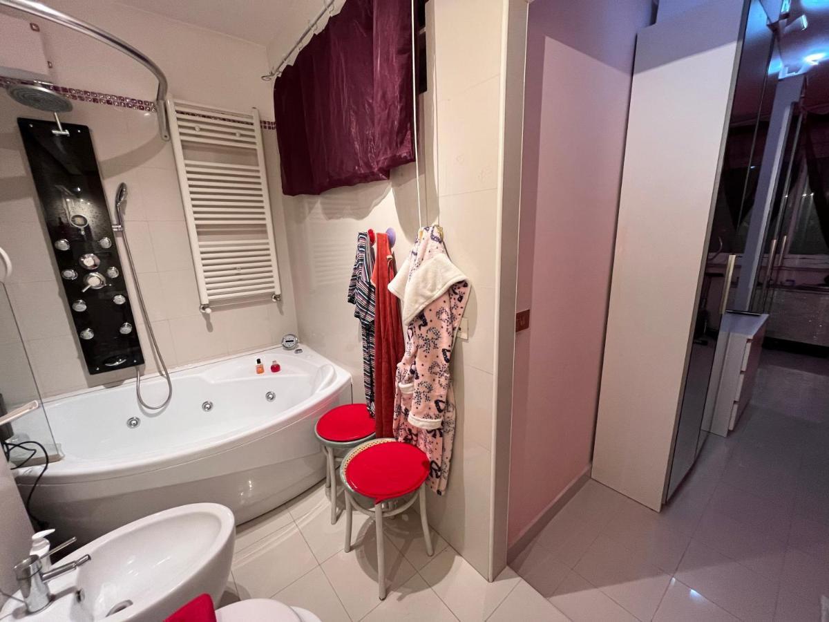 Affitto due camere in Villa Roma Esterno foto